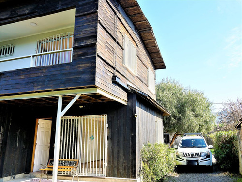 Condominio Con 2 Casas En Limache.