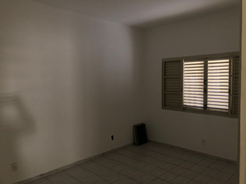 Excelente Casa Com Edícula De Dois Andares Nos Fundos