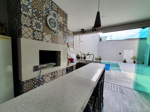 Imagem 3 de 15 de Casa A Venda Com 4 Quartos No Bairro Jardim Atlantico Em Florianopolis - V-82874