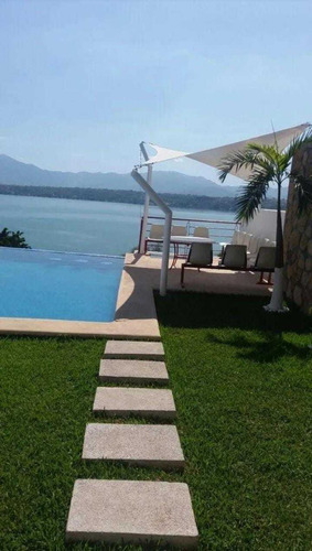 Casa En Tequesquitengo