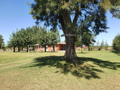 Venta Casa Quinta 4 Ambientes En Cañuelas, Cochera