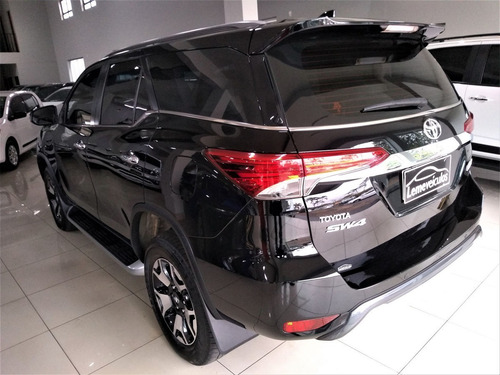 Imagem 4 de 10 de Toyota Sw4 Srx Diamont 2.8 16v 4x4 Tdi Aut 7 Lugares