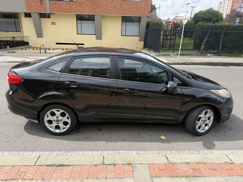 Ford Fiesta 1.6 Sportback Automática