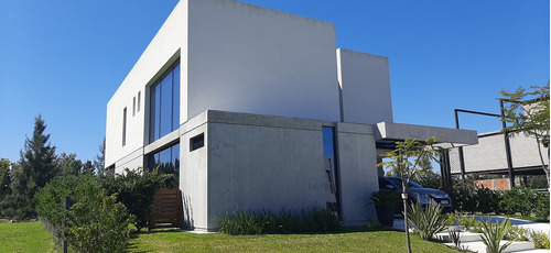 Casa En Venta En Castaños, Nordelta, Tigre.