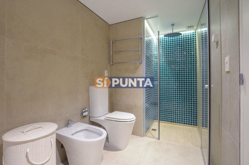 Imagen 13 de 30 de Apartamento Penthouse, 4 Dormitorios Y Dependencia, Brava, Punta Del Este, Alquiler