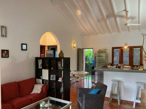 Villa Privada De 3 Habitaciones En Venta, Playa Las Ballenas, Las Terrenas, Samaná