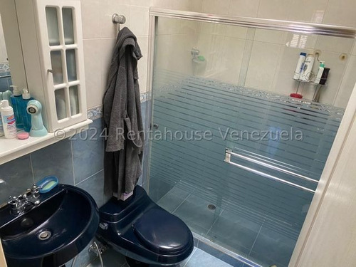 Townhouse En Venta Remodelado Urbanización Santa María Los Teques