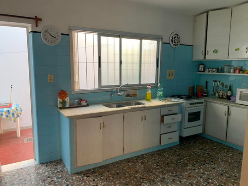 Venta Casa Malvin 2 Dorm Garage . Padron 325 Mts.