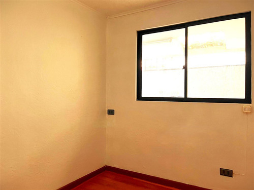 Casa En Venta De 4 Dorm. Portal De La Viña, Peñalolén