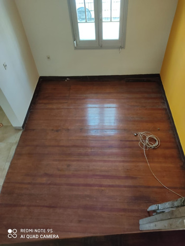 Imagen 10 de 14 de Vendo Casa Con Cochera 9 Autos ( La Comercial )