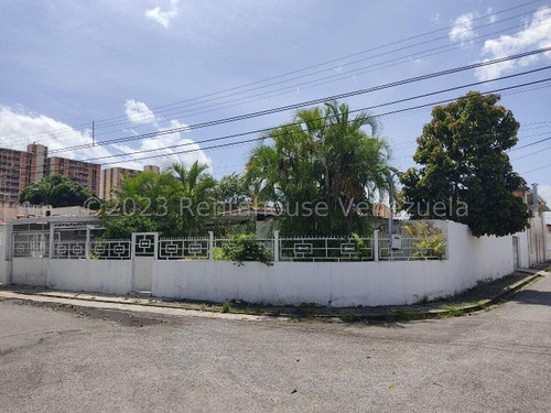 Casa Quinta En Venta En La Fundación Mendoza Maracay 23-32631 Dc