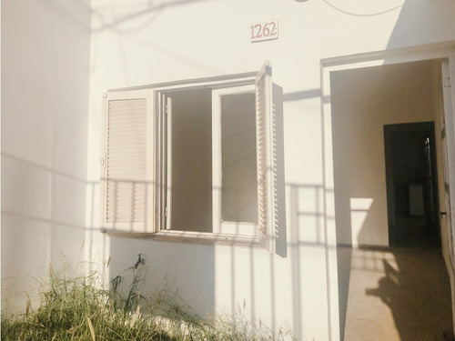 Alquiler - Casa 2 Dormitorios - Yofre Sur