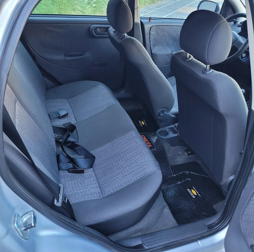Chevrolet Corsa 1.8 Gl Aa Dh 5P