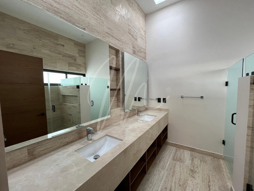 Casa En Venta En Cancun, Lagos Del Sol