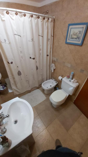 Triplex En Venta - 2 Dormitorios 2 Baño - 88,09mts2 - Ramos Mejia