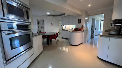 Apto En Venta En El Hatillo 400 Mts2 4h/5b/2p Ah