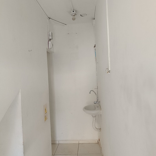Alquilo Local Comercial 10 M2 Sjm Alto Tránsito