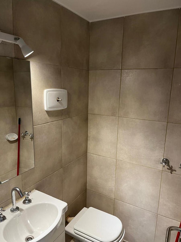 Departamento De 4 Ambientes Dependencia En Venta En Acassuso.