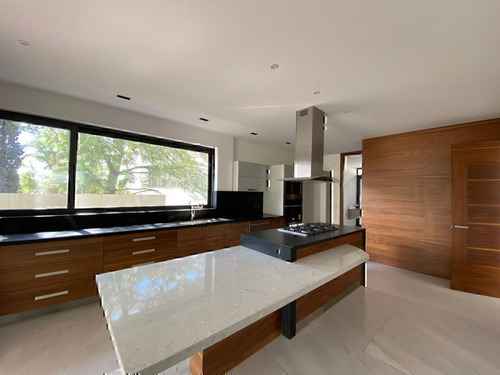 Casa Nueva En Venta En Valle Real, 4 Recamaras.
