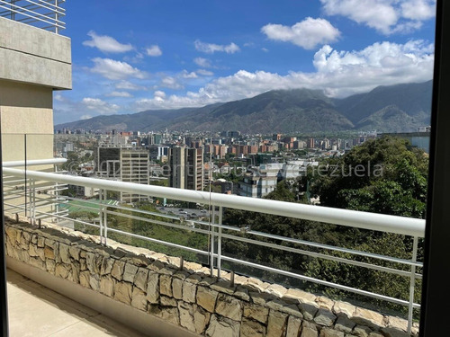 Espectacular Y Lujoso Apartamento Amoblado En Las Mercedes. #25-4805
