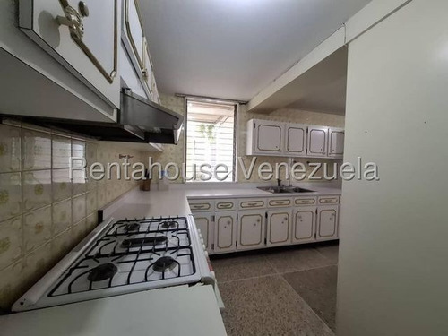 Apartamento En Venta En Colinas De Los Caobos Con Excelente Vista De Caracas Y El Avila