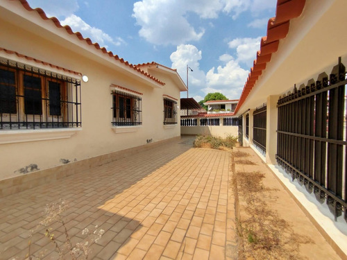 Kat Amplia Casa En Venta Prebo Valencia Calle Cerrada