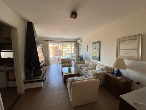Hermoso Apartamento En La Península Con Vista Al Mar. - Ref: 5937