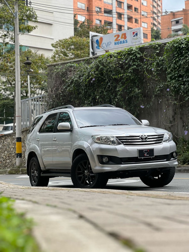 Toyota Fortuner 2.7l 4x4