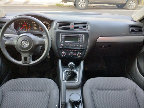 Imagen 12 de 19 de Volkswagen Vento 2014 2.0 Advance I 110cv