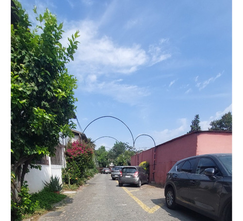 Casa En Condominio De Estilo Clásico.3d-1b-1e -seguridad