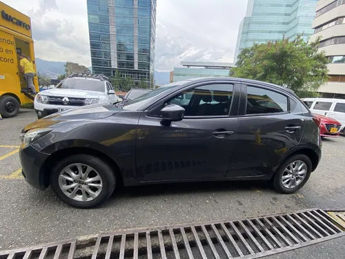 Mazda 2 1.5 Touring At 2016