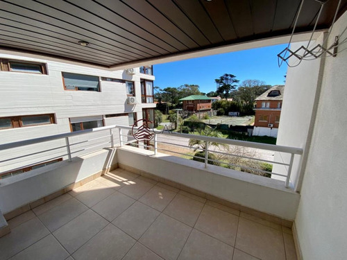 Imagen 21 de 30 de Apartamento 3 Dormitorios En Primera Línea, Playa Brava, Punta Del Este.
