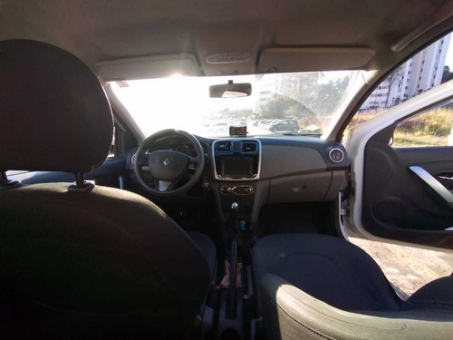 Renault Logan 2015 1.6 Dynamique Hi-power 4p