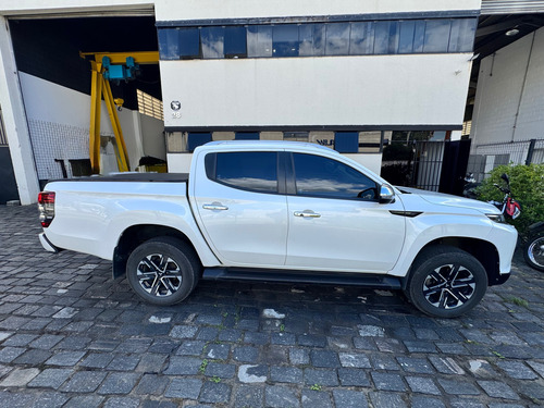 Mitsubishi L200 2.4 Triton Sport Hpe S Cab. Dupla 4x4 Aut. 4p
