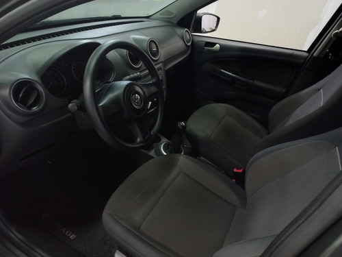 Imagem 4 de 6 de Volkswagen Voyage 2013 1.0 Vht Total Flex 4p