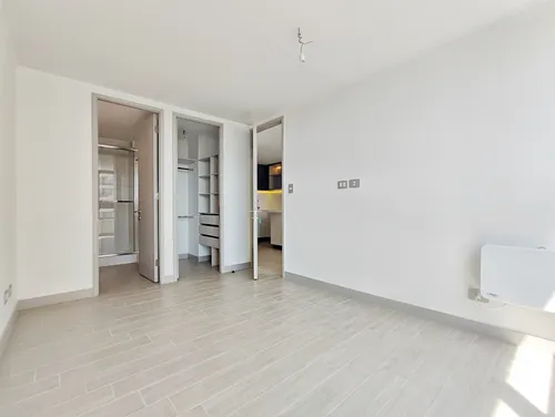 Edificio Av. Irarrázaval (1 Est. 1 Bod.) Vista Poniente Pi