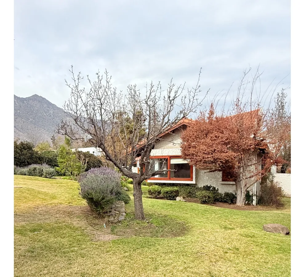 Imagen 1 de 26 de Preciosa Casa En Espectacular Terreno En La Reina Alta