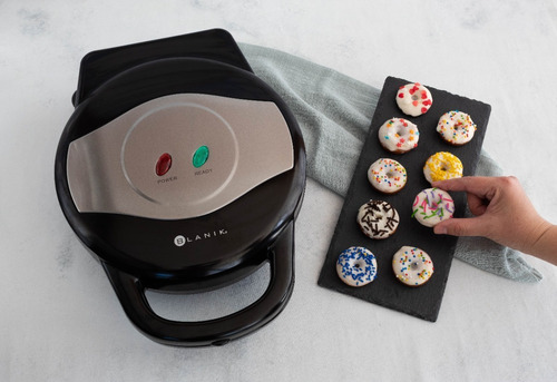 Maquina Para Donuts Donuts Maker Blanik Bdm04 Color Negro