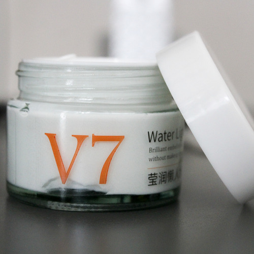 Crema Bioaqua Hidratación Profunda + Blanqueamiento V7 Deep Hydration And Whitening De 50g