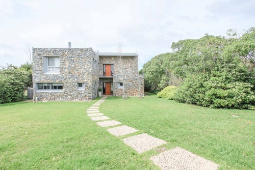 Casa En Alquiler Por Temporada De 4 Dormitorios En Manantiales