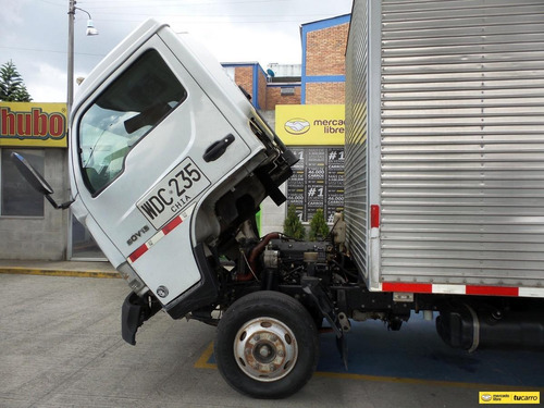 Imagen 8 de 25 de Power Daily 50y13 Camion Furgon