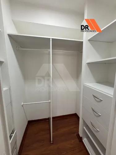 Tu Oportunidad En Santiago - Remodelado, Y Listo Para Vivir