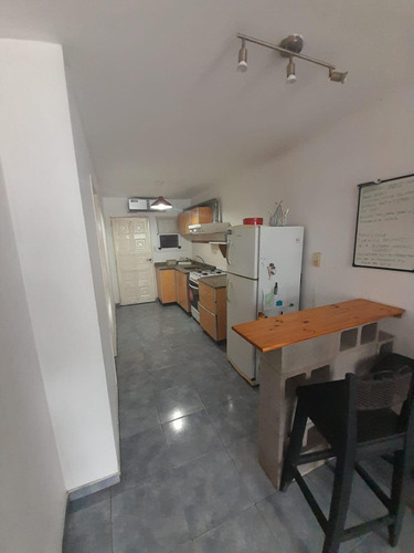Casa Con Departamento, Galpon Y Cocheras, 6 Ambientes En Venta
