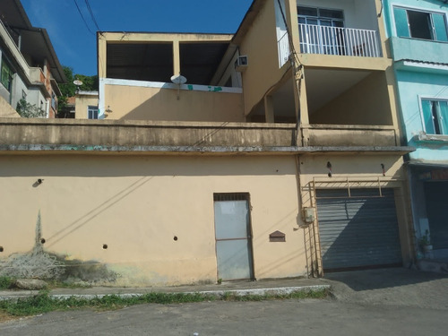Casa Com 2 Andares + Uma Casa Nos Fundos