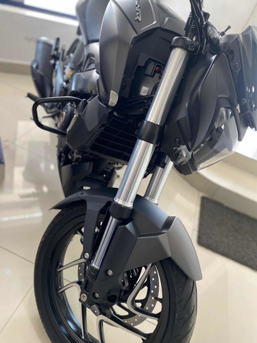 Imagen 2 de 14 de Bajaj Dominar 400