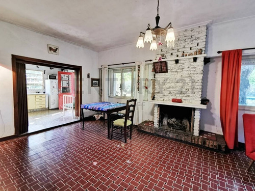 Imagen 1 de 24 de Casa En Venta Sobre Importante Lote De 24 X 70 En Villa Elisa