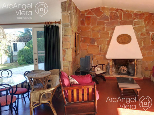 Casa Con Piscina Climatizada En Punta Del Este, Zona Shopping