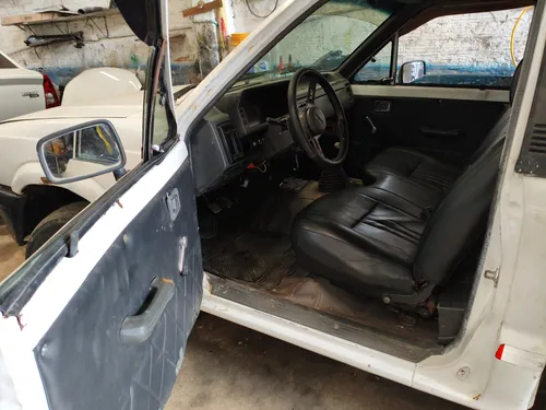 Mazda B2200 2.2 B2200