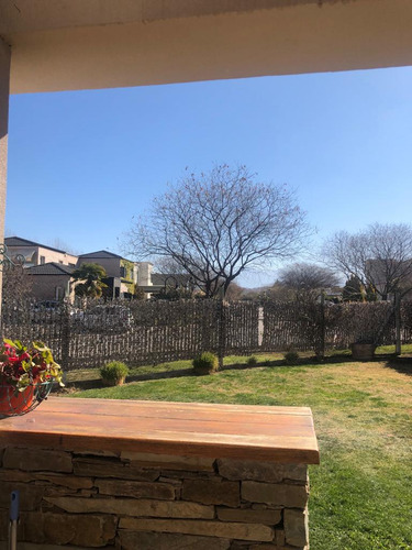 Departamento En Venta En Barrio Rincón De Araoz - Lujan De Cuyo