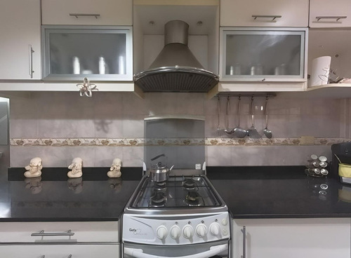 Casa En Venta Hurlingham 5 Amb Garage Jardín Impec